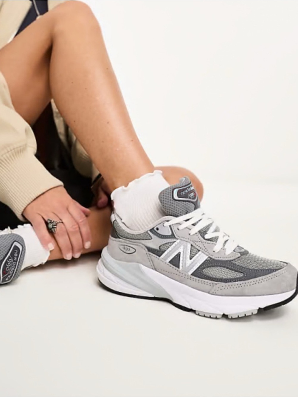 New Balance 990 v6 Women's Gray Mesh & Suede Running Sneakers